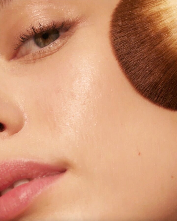 Feather-soft bristles that never miss a moment