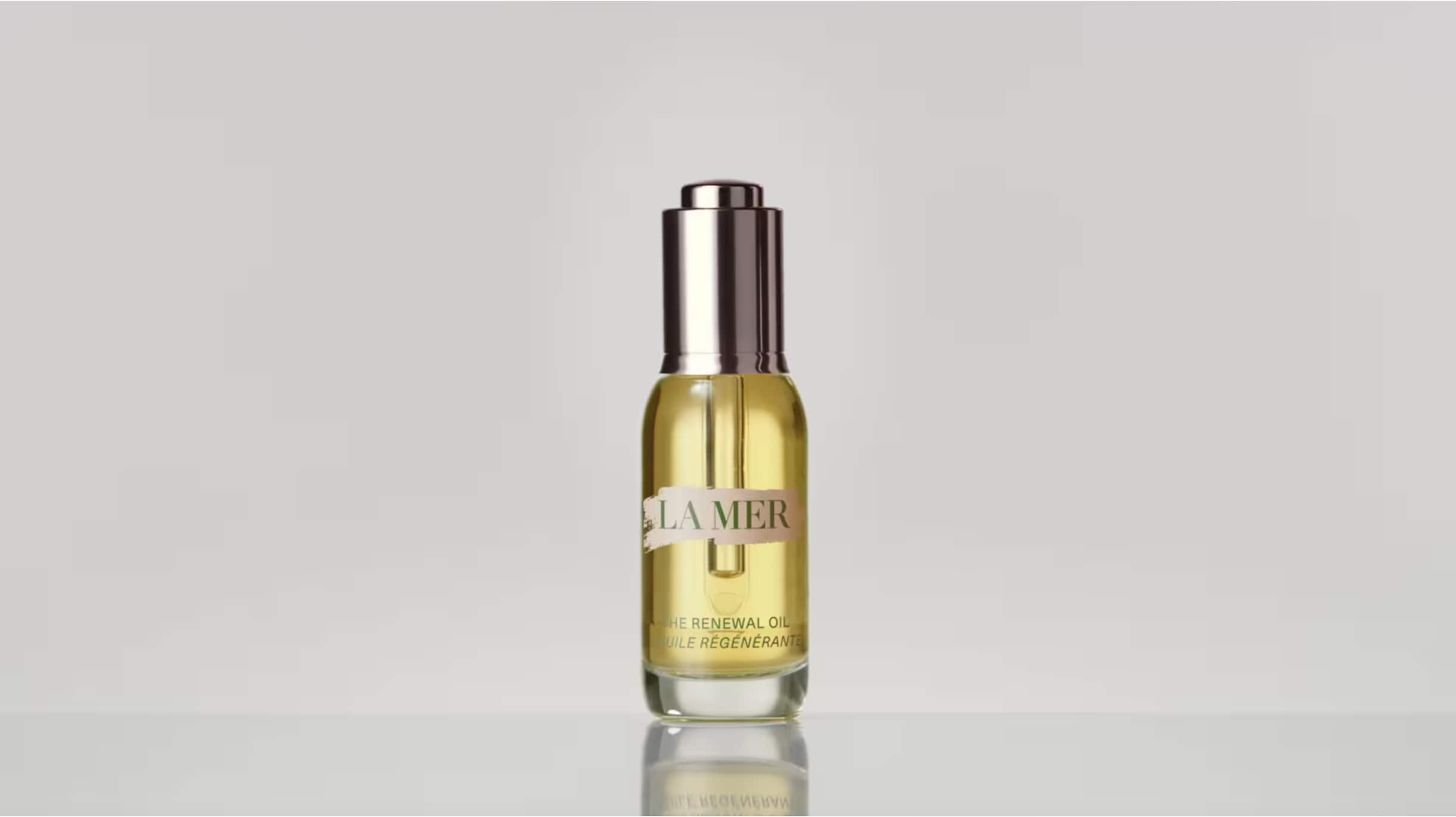 Portrait shot of a bottle of La Mer Renewal Oil