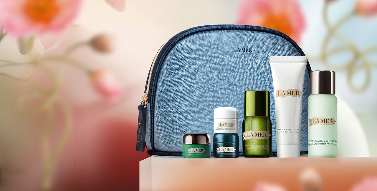 7 piece gift with bag with the purchase of $500+ worth $380.*